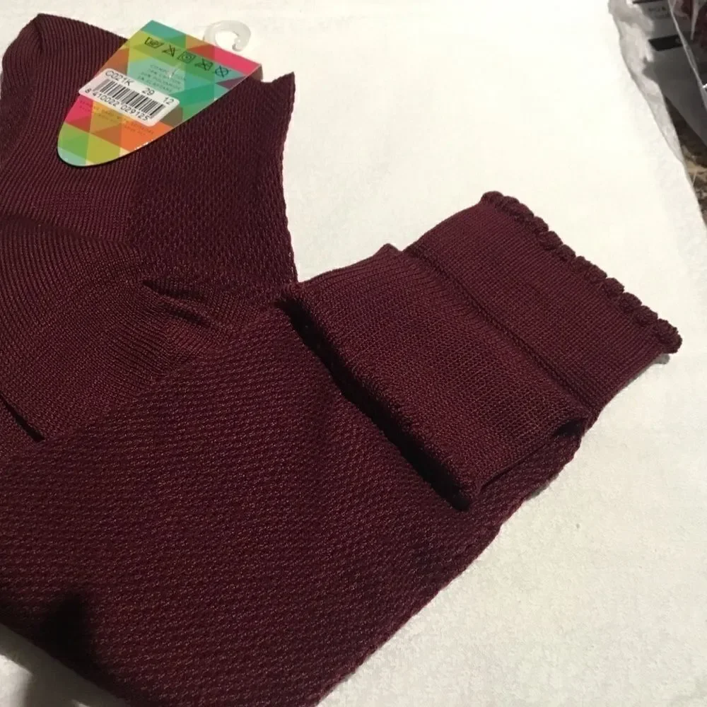 SALE.  BUY 5/$10. . NWT. Girls Knee Socks Sz 12.